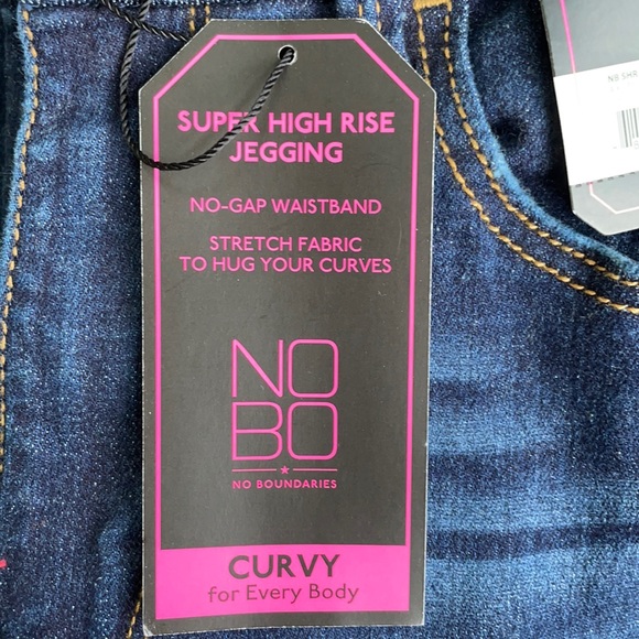 NWT Size 7 Destructed High-Rise Curvy Jeggings jeans from No Boundaries - Picture 6 of 8